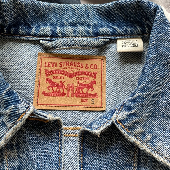 Levi’s Trucker Denim Jacket - Picture 10 of 11